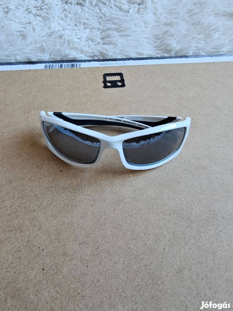Uvex Sportstyle 211 napszemüveg fekete/fehér új tok nélkül Bolti készl