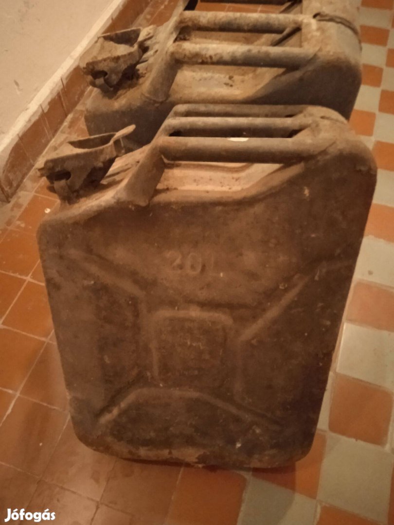 Üzemanyag kanna 20 L