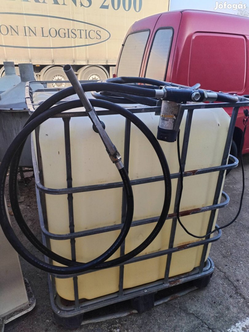 Üzemanyag tartály szivattyúval 