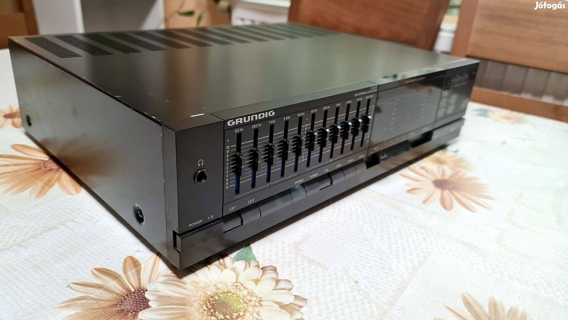 V8200 Grundig erősítő