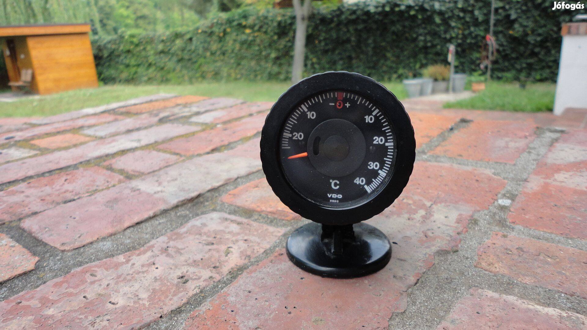 VDO 00102 vintage műszerfali autóhőmérő 12V
