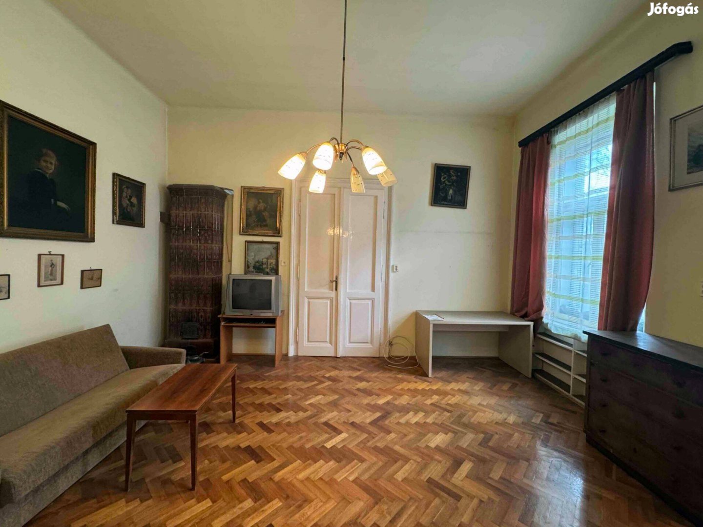 VIII. Elnök utcában lakás eladó