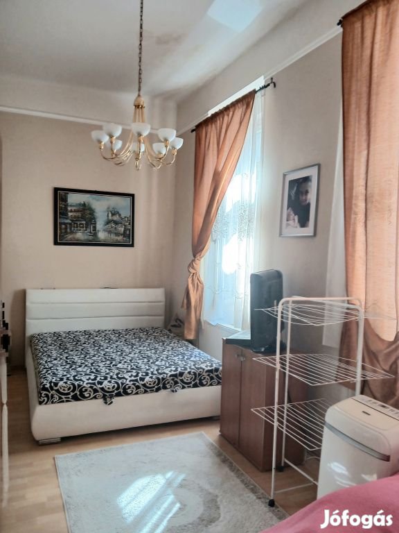 VIII. Kerület, Szilágyi utca, 97 m2-es, 3. emeleti, társasházi lakás