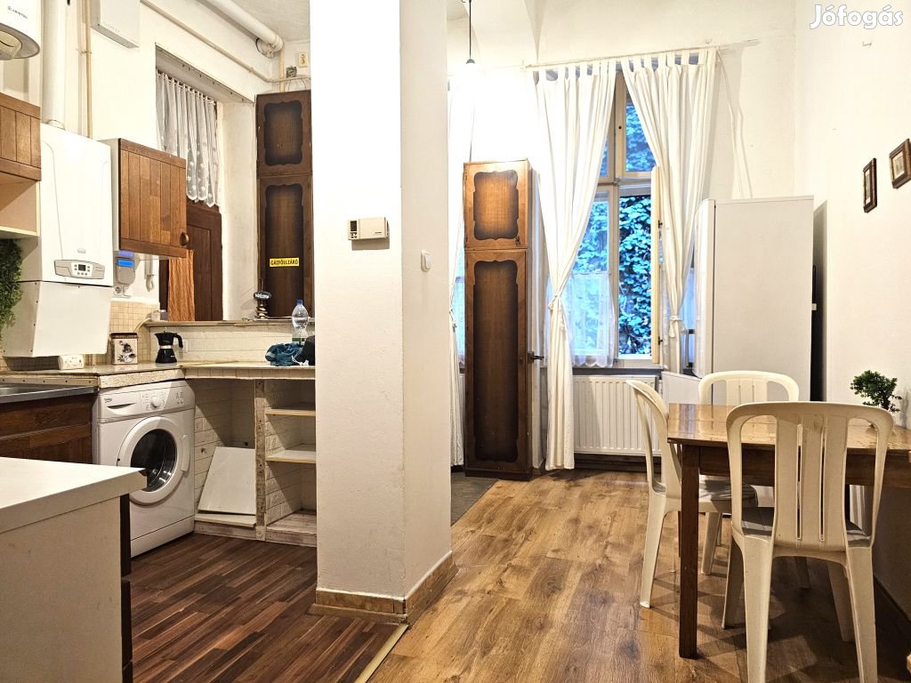 VIII. Kerület, Szűz utca, 61 m2-es, magasföldszinti, társasházi lakás