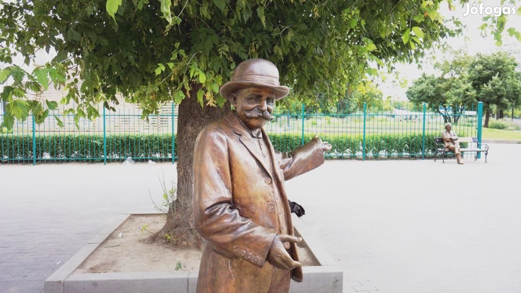 VIII. Kerület, Teleki tér, 80 m2-es, 5. emeleti, társasházi lakás