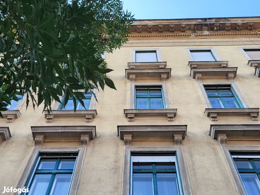 VII. Kerület, Belső-Erzsébetváros, 88 m2-es, 2. emeleti, társasházi