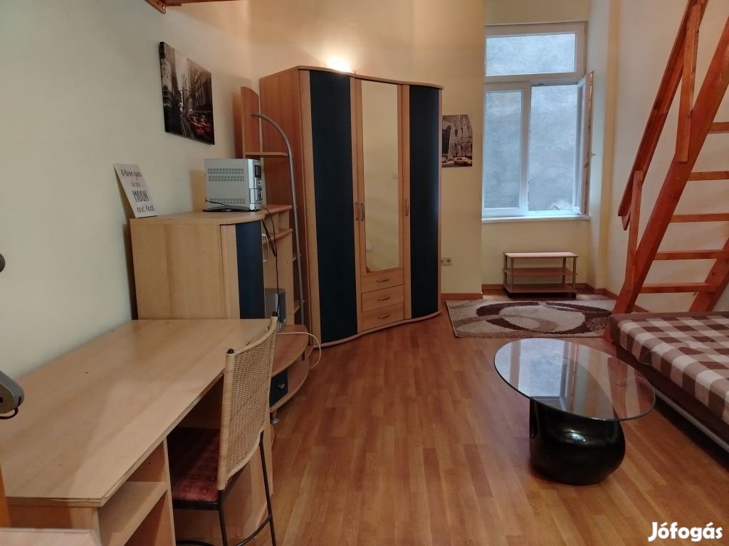 VII. Kerület, Csengery utca, 29 m2-es, 1. emeleti, társasházi lakás