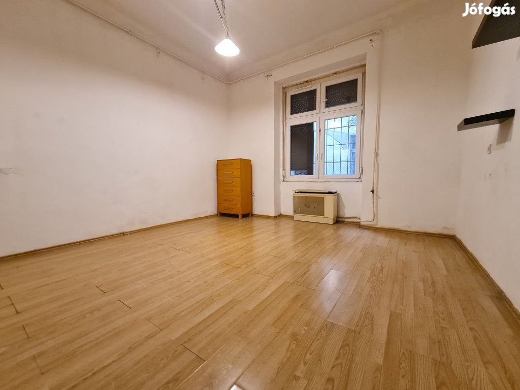 VII. Kerület, Dembinszky utca, 30 m2-es, földszinti, társasházi lakás