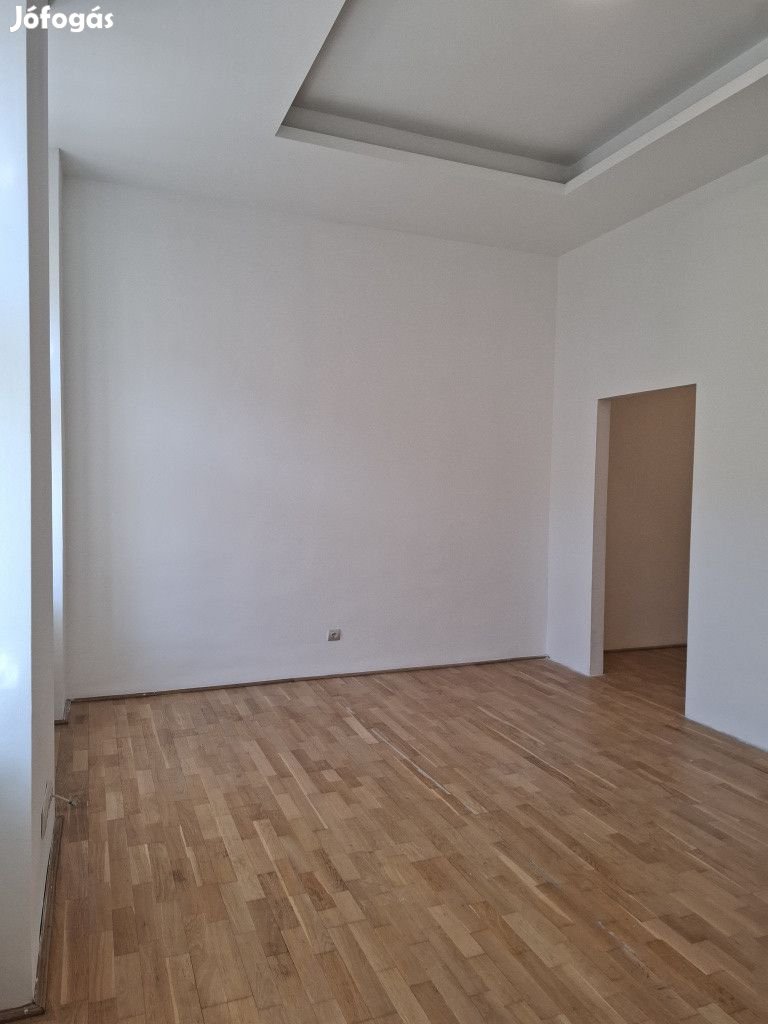 VII. Kerület, Király utca, 87 m2-es, 2. emeleti, társasházi lakás