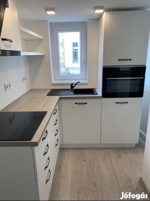 VII. Kerület, Szövetség utca, 23 m2-es, társasházi lakás, 1