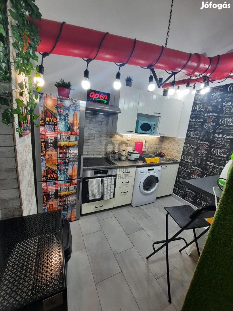 VI. kerületi eladó tégla társasházi lakás