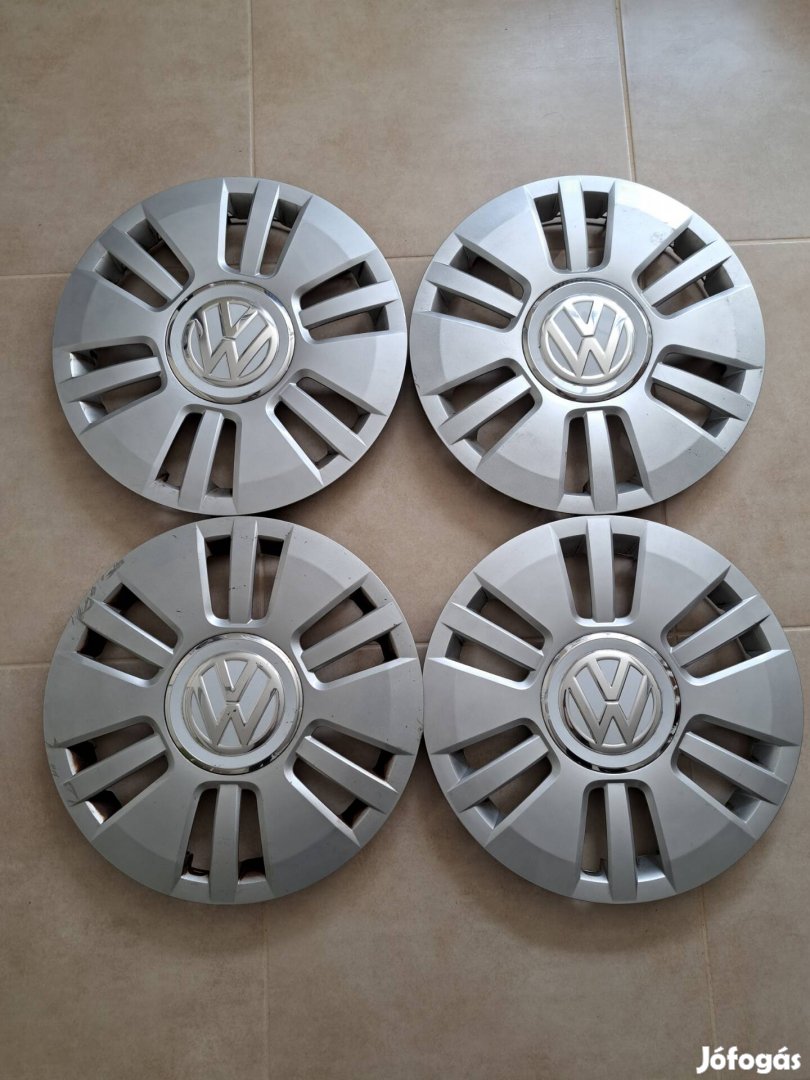 VW 14", használt, gyári dísztárcsa-szett 