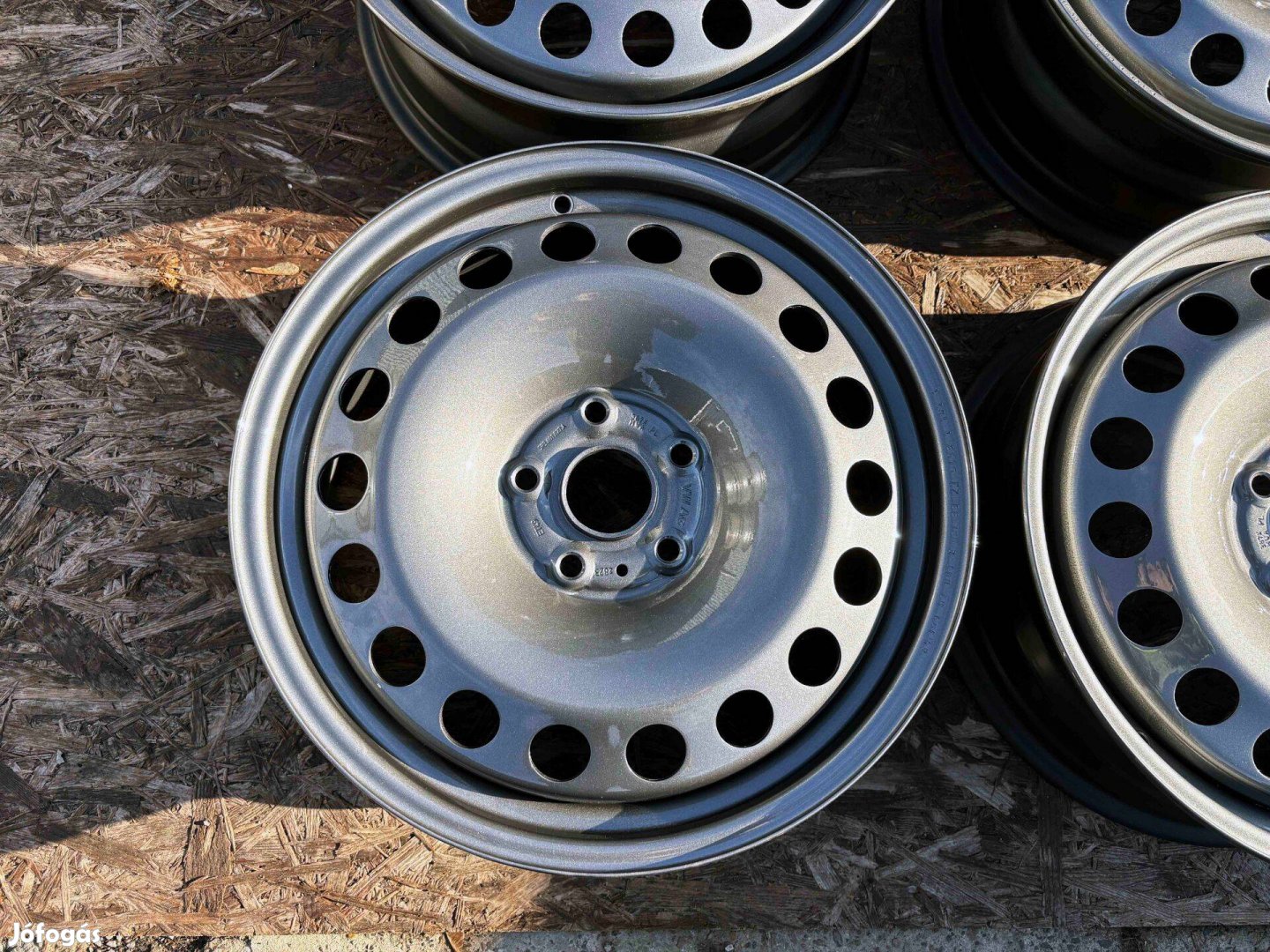 VW 17" 5x112 gyári lemezfelni eladó 17 coll Golf Caddy Touran