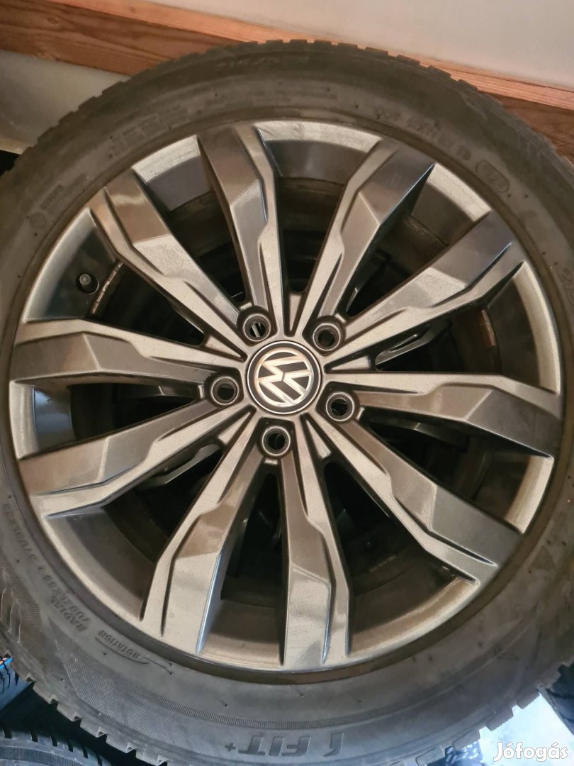 VW 17" Kulmbach alufelni 215/55 R17-es téli gumival