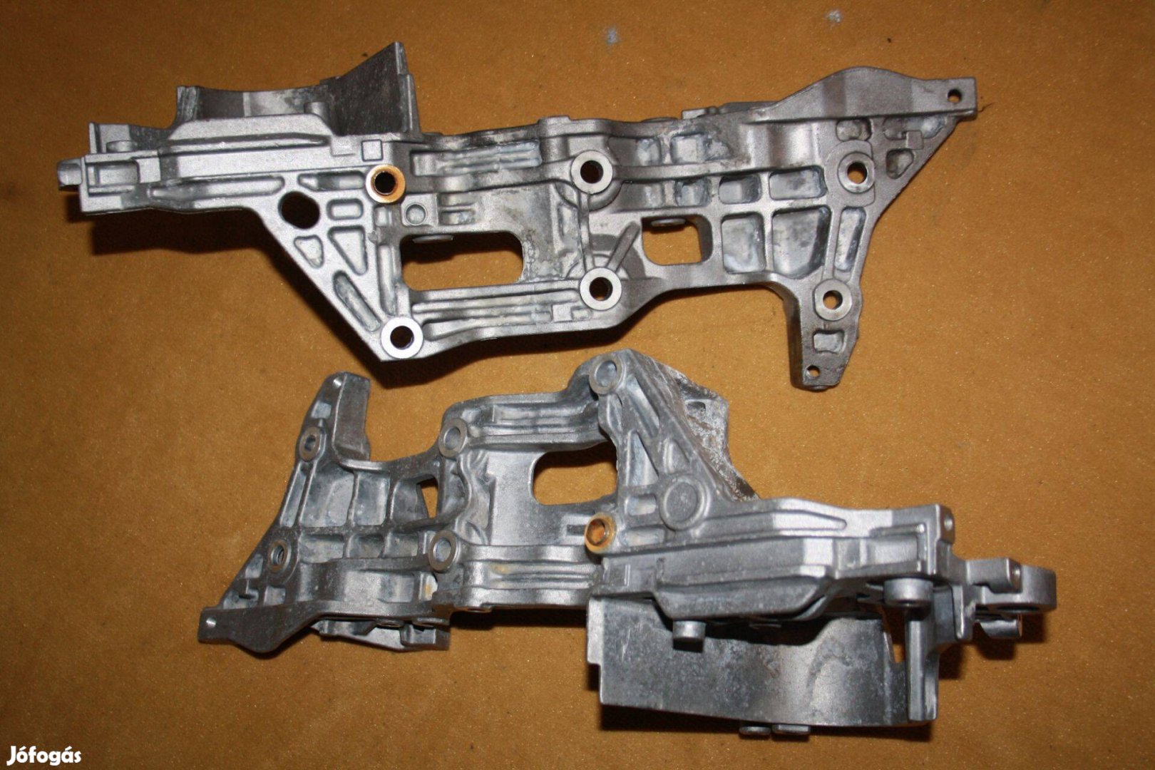 VW 1.6 TDI 2.0 TDI 04L903143B 04L903143D 04L903143E Konzol