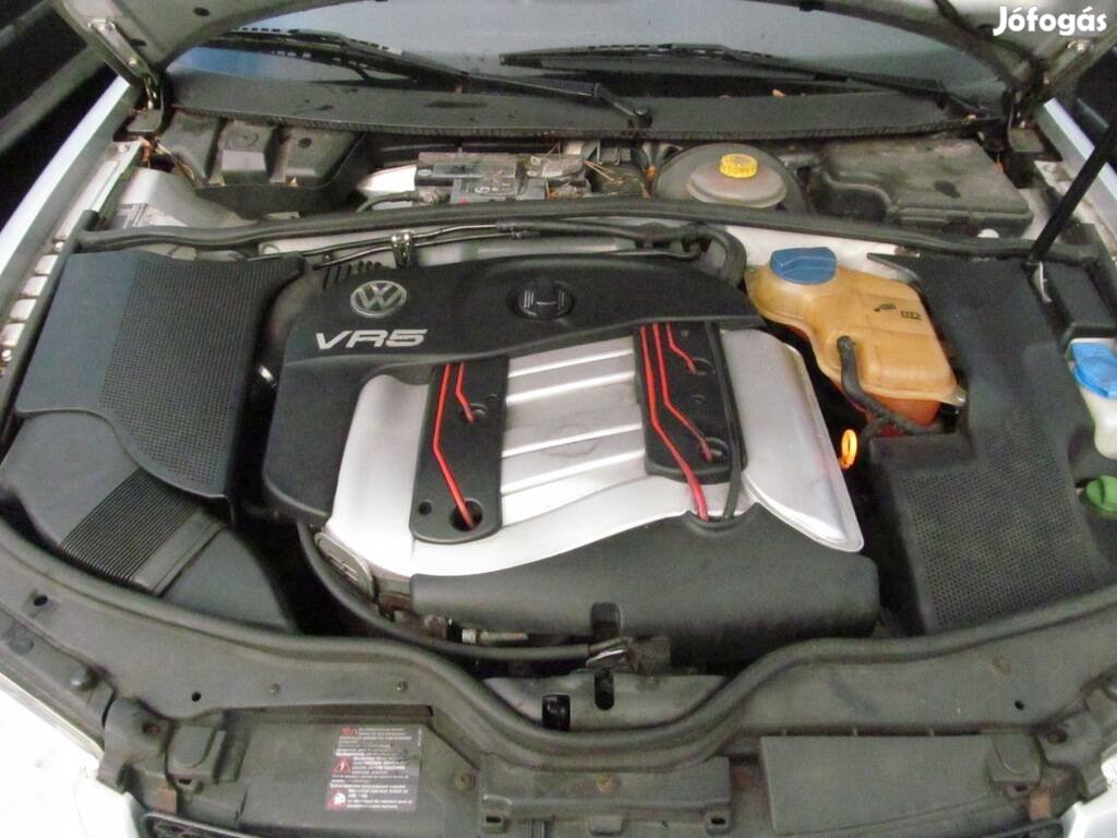 VW 2.3 V5 motor alkatrészek eladók 