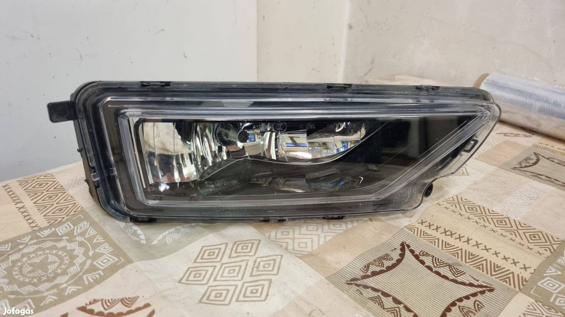 VW Amarok 2017- Jobb első ködlámpa 2H6941700B