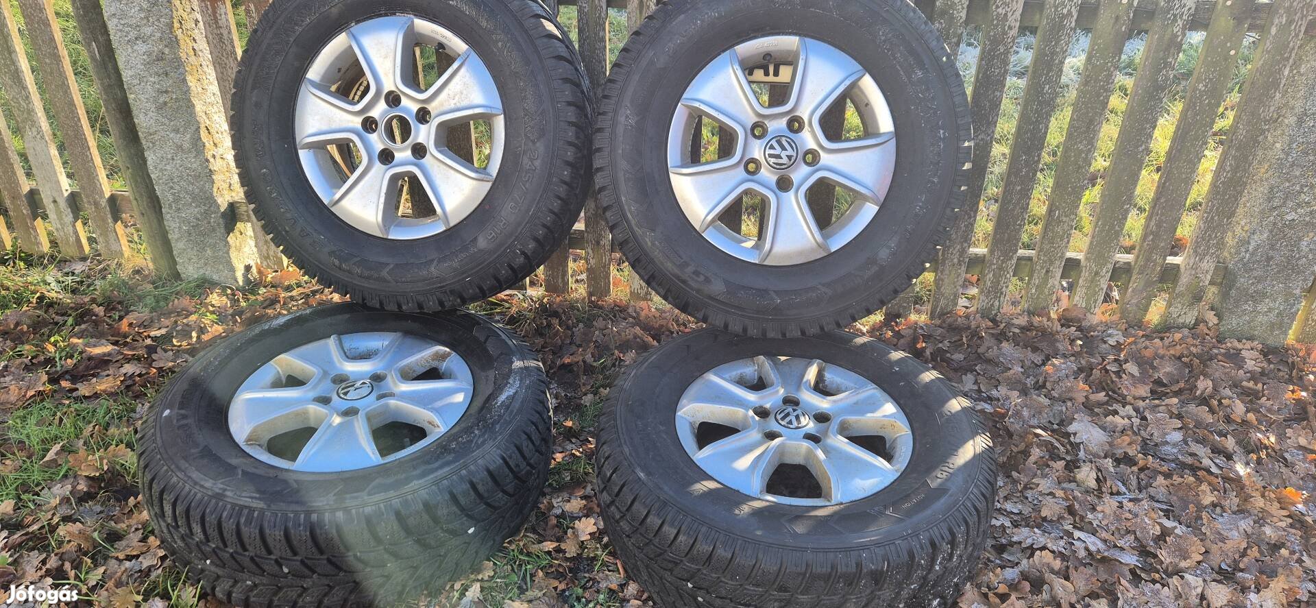 VW Amarok alufelni 245/70 R16 Gt radial Téligumikkal.