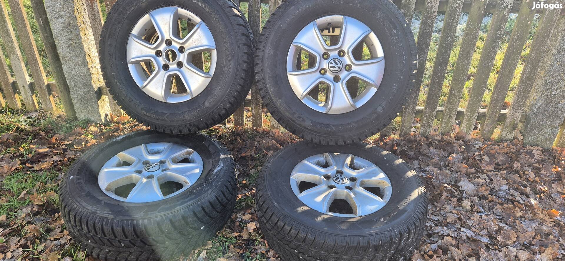 VW Amarok alufelni 245/70 R16 Gt radial Téligumikkal.