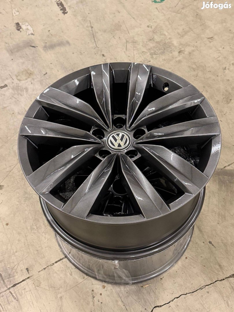 VW Arteon Passat Almere 8x18 ET40 5x112 57,1 gyári