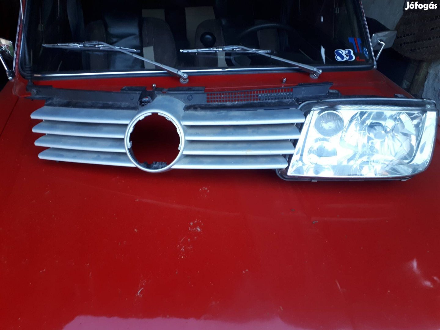 VW Bora bal fényszóró és hűtőrács eladó 