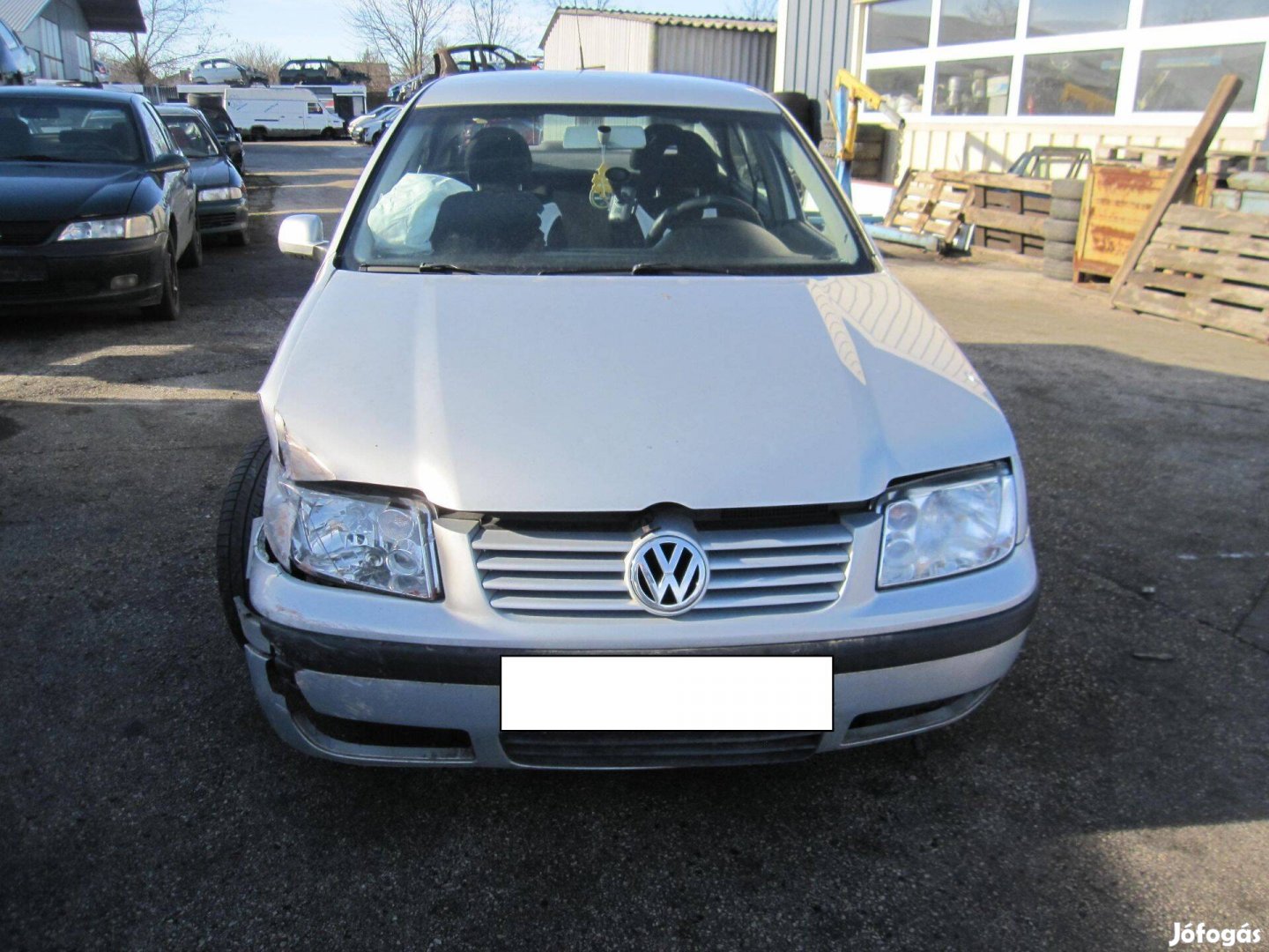 VW Bora bontott használt alkatrészek