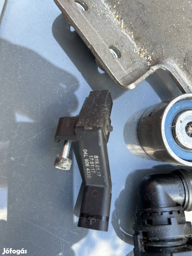VW CUS motor megmaradt alkatrészek