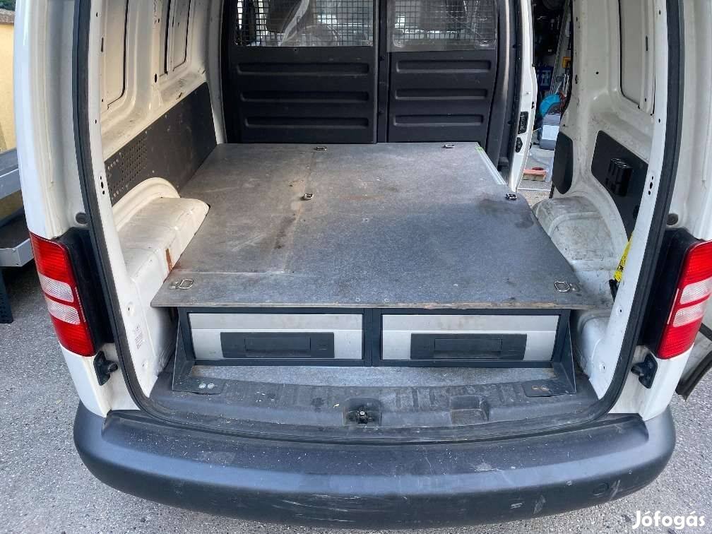 VW Caddy Berlingo Dokker Partner Doblo Combo raktérrendező