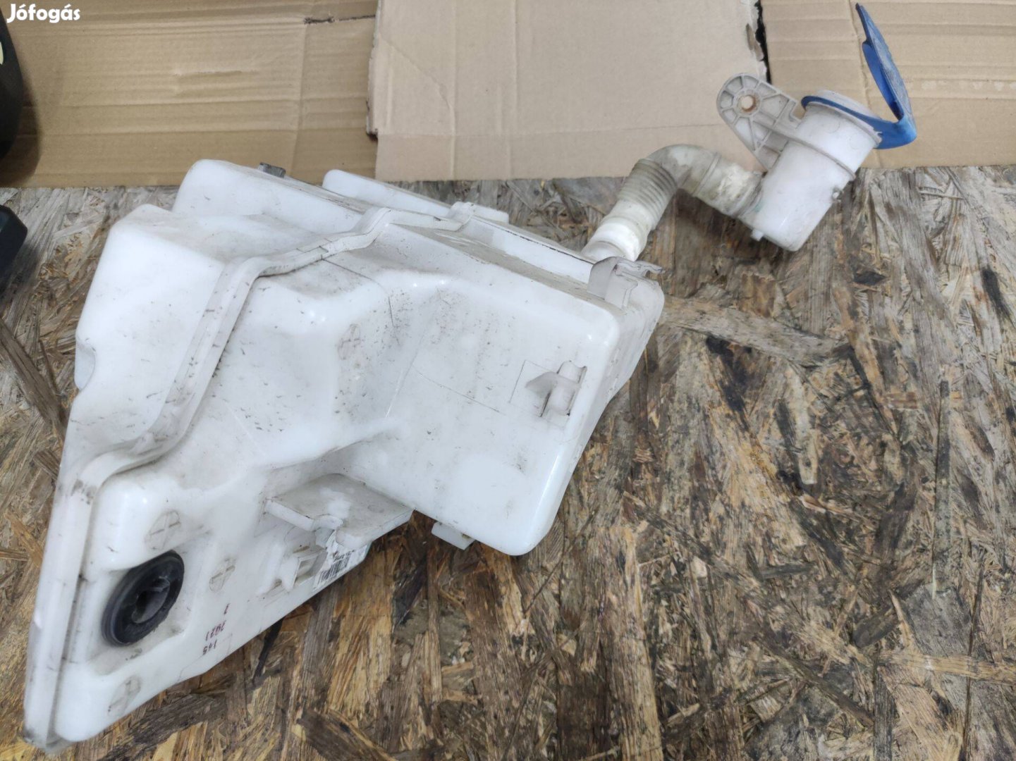 VW Caddy IV 2015-2020 ablakmosó tartáy szivattyú