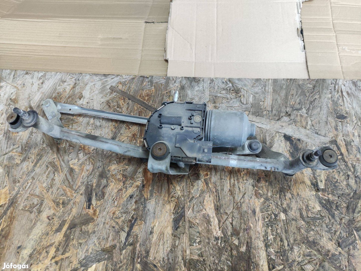 VW Caddy IV 2015-2020 első ablaktörlő szerkezet motorral