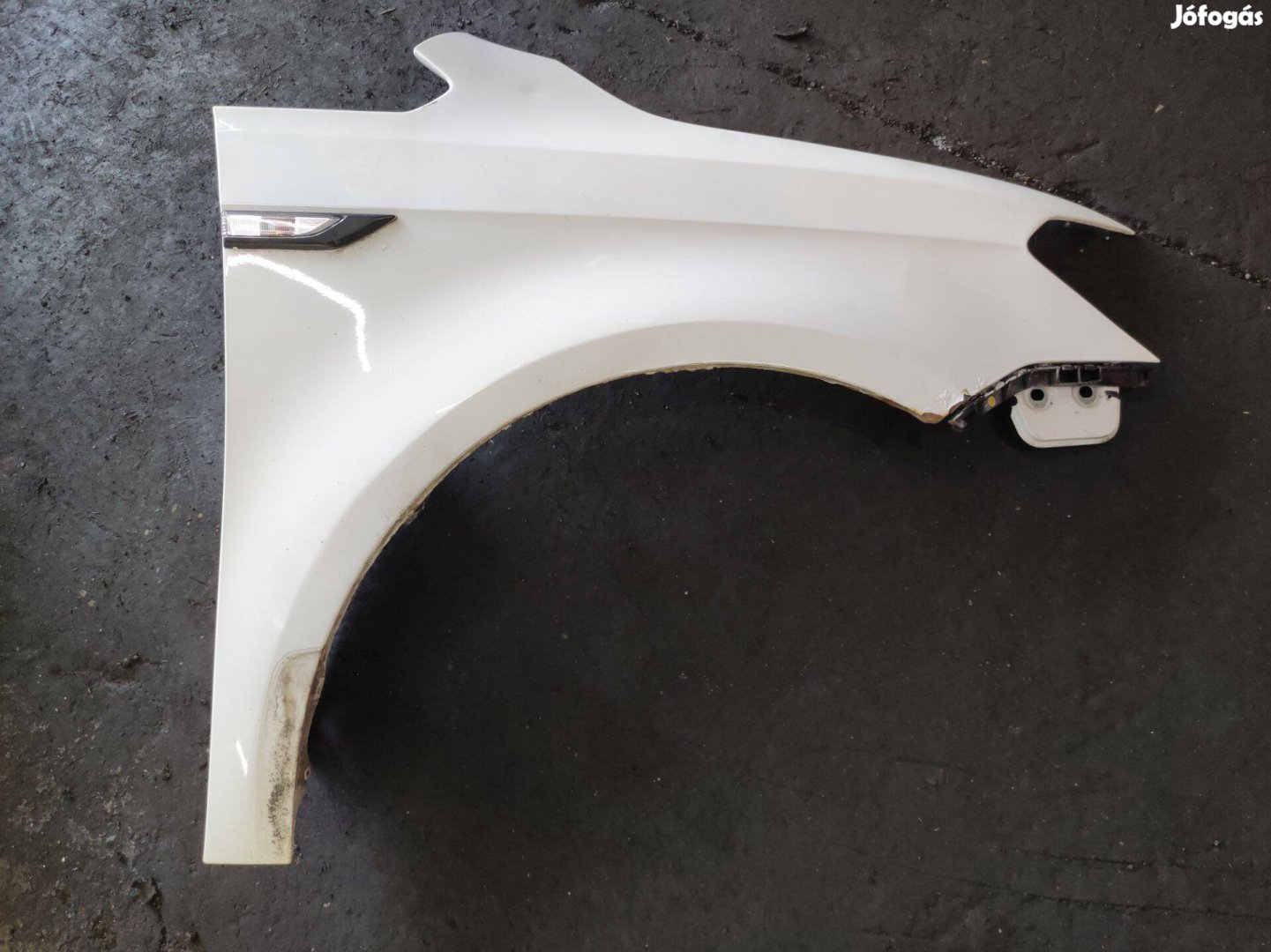 VW Caddy IV 2015-2020 jobb első sárvédő