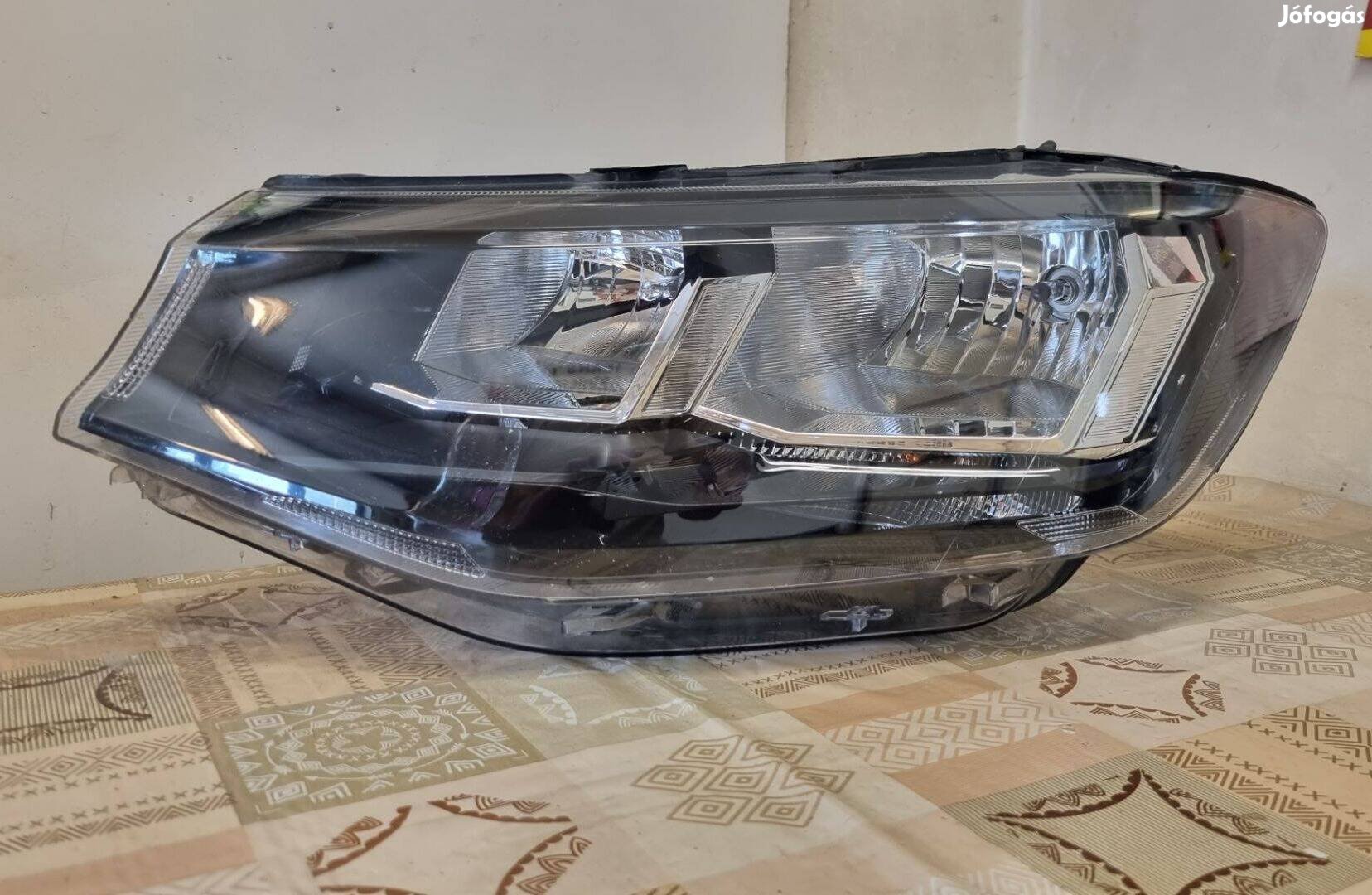 VW Caddy bal első fényszóró 2K8941005A