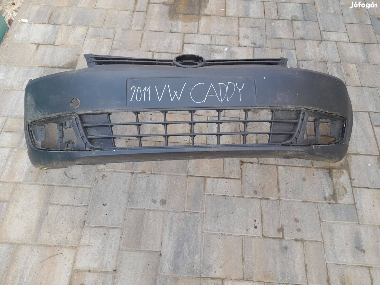 VW Caddy első lökháritó