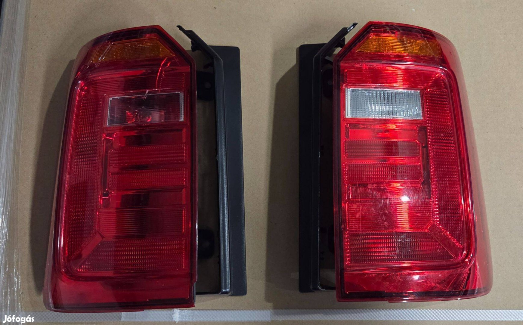 VW Caddy hátsó lámpa burkolat,búra