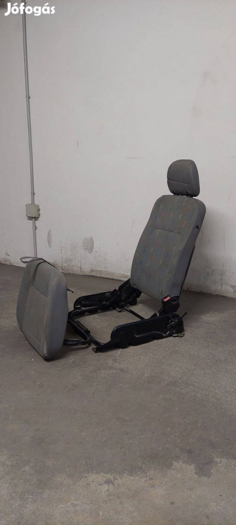 VW Caddy összecsukható ülés
