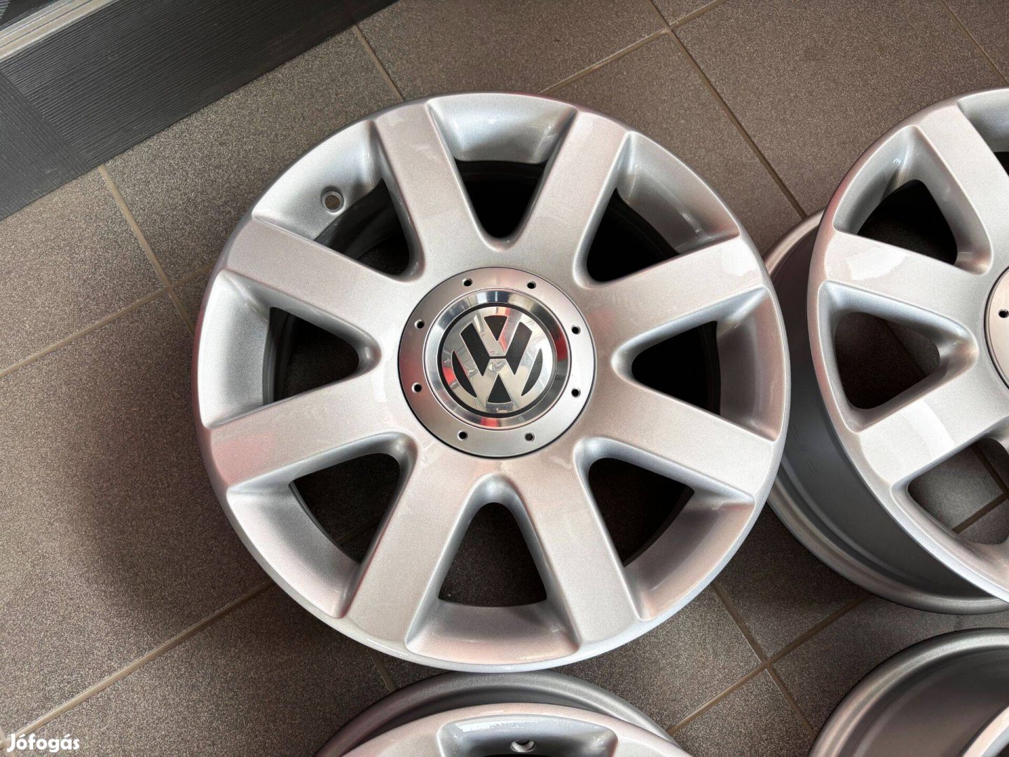 VW Golf 16" 5x112 gyári alufelni eladó 16 coll Caddy Jetta