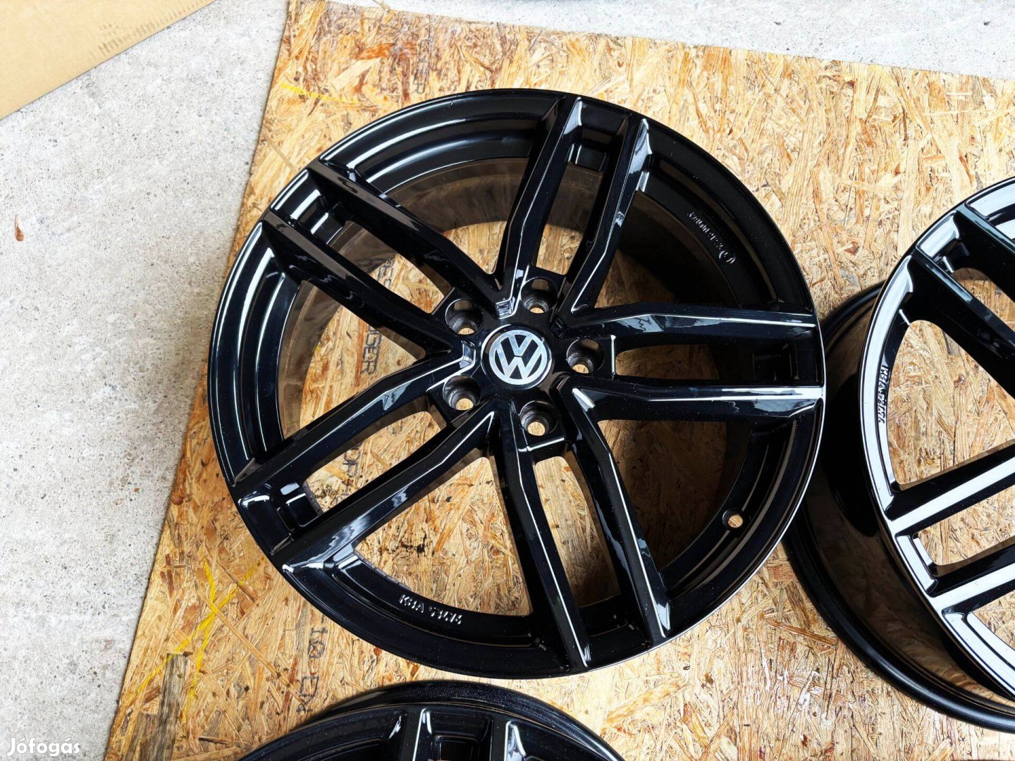 VW Golf 18" 5x112 fekete alufelni eladó 18 coll Caddy Jetta