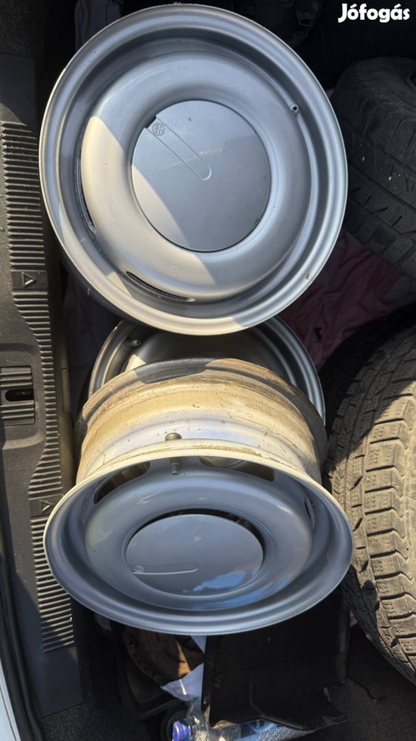VW Golf 2 gyári lemezfelni + kupakok