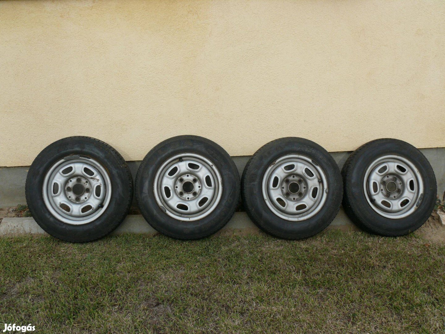 VW Golf 2 lemezfelni téligumival