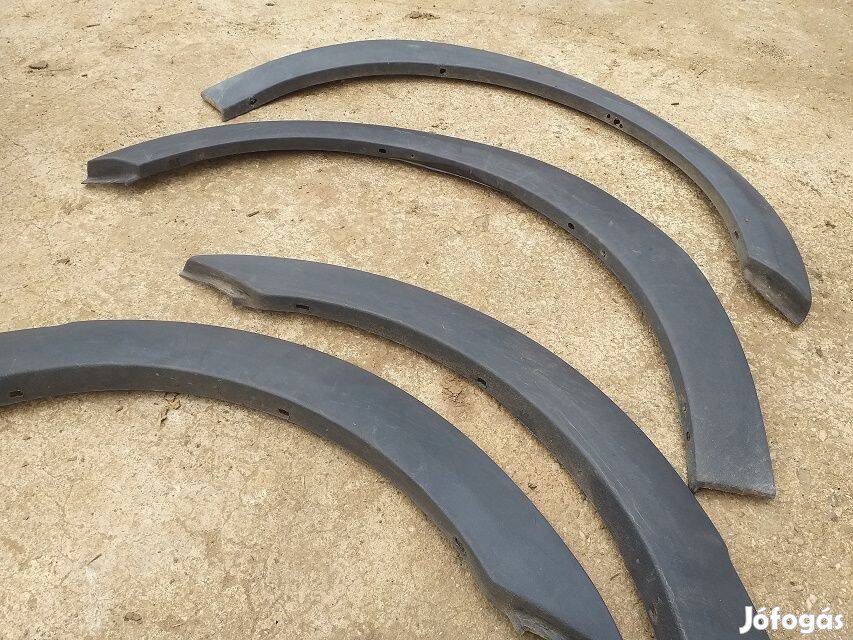 VW Golf 3 Vento műanyag kerékív szett CL (vékony) díszléchez