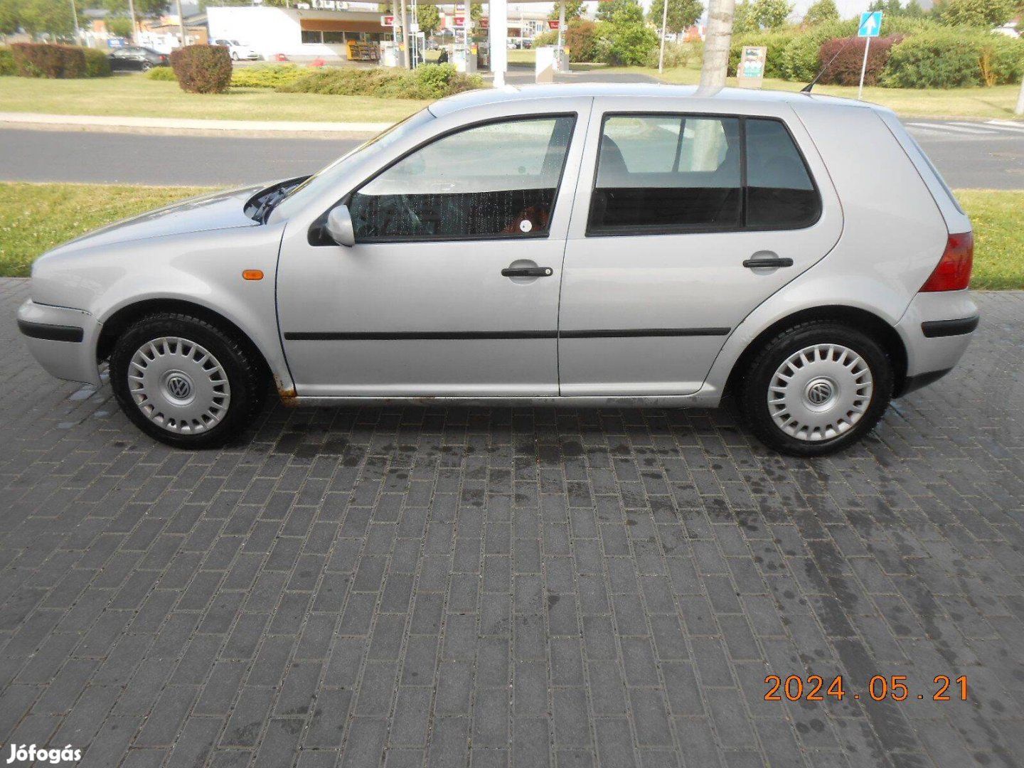 VW Golf 4-es,1999-es,1,9TDI,kényszerszétbontásából alkatrészek