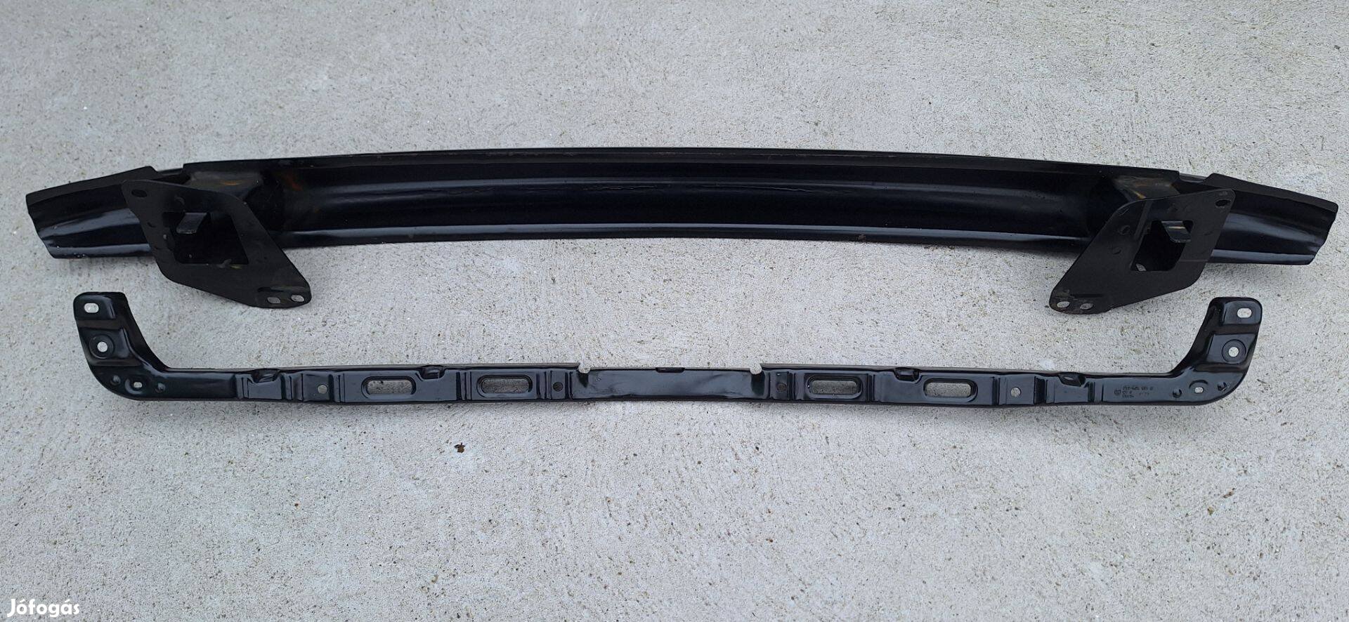 VW Golf 4 gyári hátsó lökhárító vasak