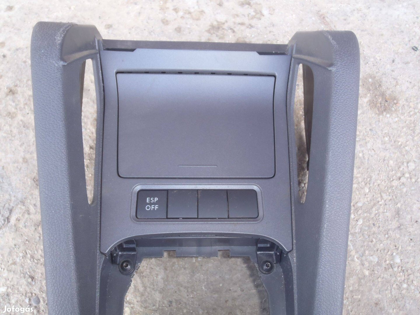 VW Golf 5 Variant,2008-as,1,9PDTDI-ről :kőzépső box eladó