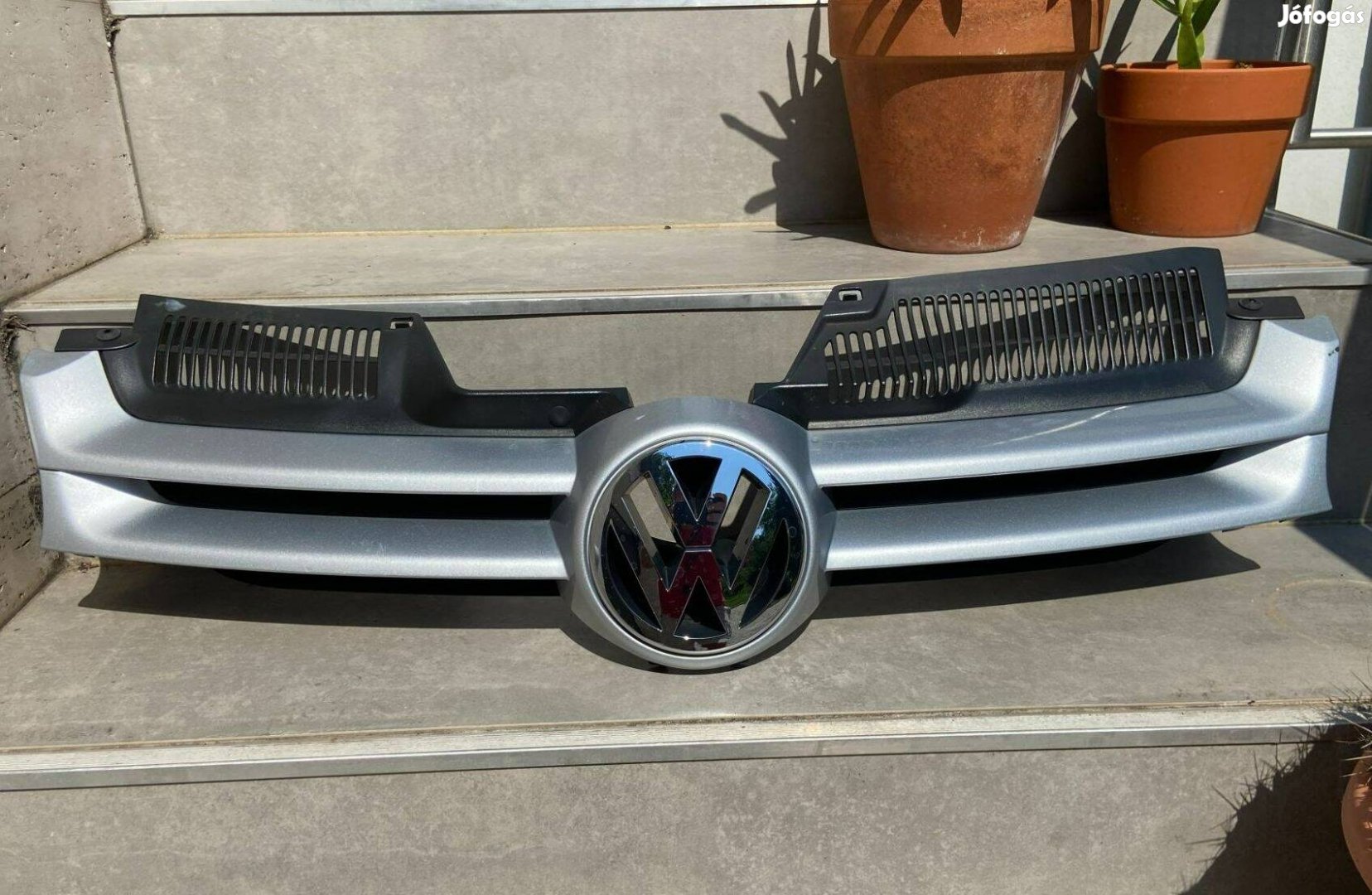 VW Golf 5 , Golf V Diszrács , Emblémával 1KO 853 655 A , (Gyári)