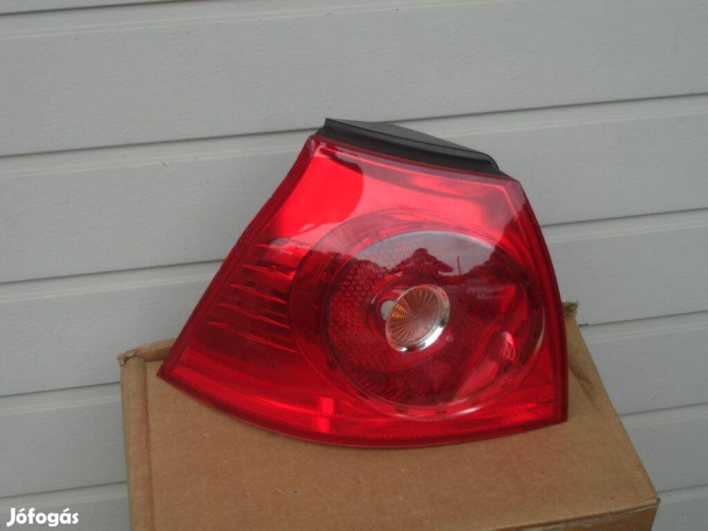 VW Golf 5 bal hátsó lámpa 2004-től 1K6945095