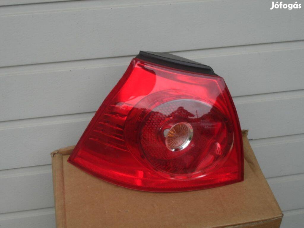 VW Golf 5 bal hátsó lámpa 2004-től 1K6945095