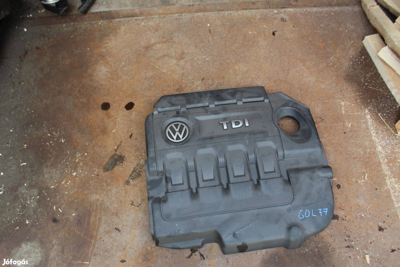 VW Golf 7 1.6D Motorburkolat 04l103954t