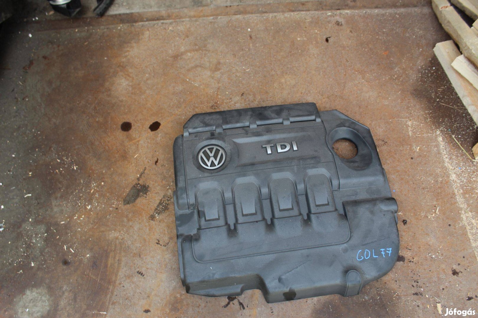 VW Golf 7 1.6D Motorburkolat 04l103954t