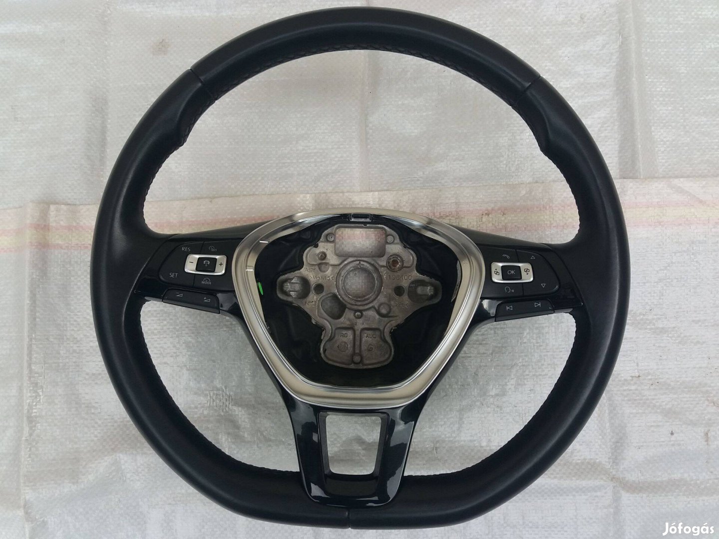 VW Golf 7, Passat B8 stb. bör multi kormány