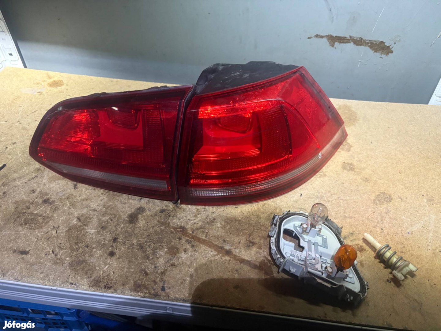 VW Golf 7 kombi jobb hátsó lámpa Led